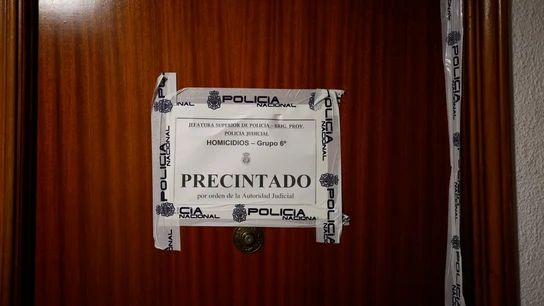 Puerta de la vivienda de la casa del asesino machista de Móstoles Puerta de la vivienda de la casa del asesino machista de Móstoles