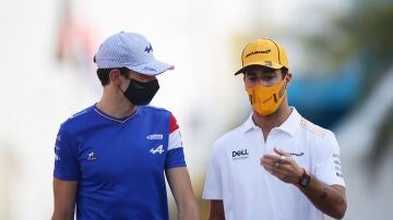 Esteban Ocon y Daniel Ricciardo 