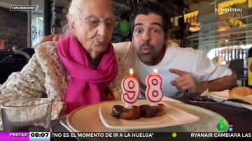 La Tata celebra su 98 cumpleaños junto a Miguel Ángel Muñoz