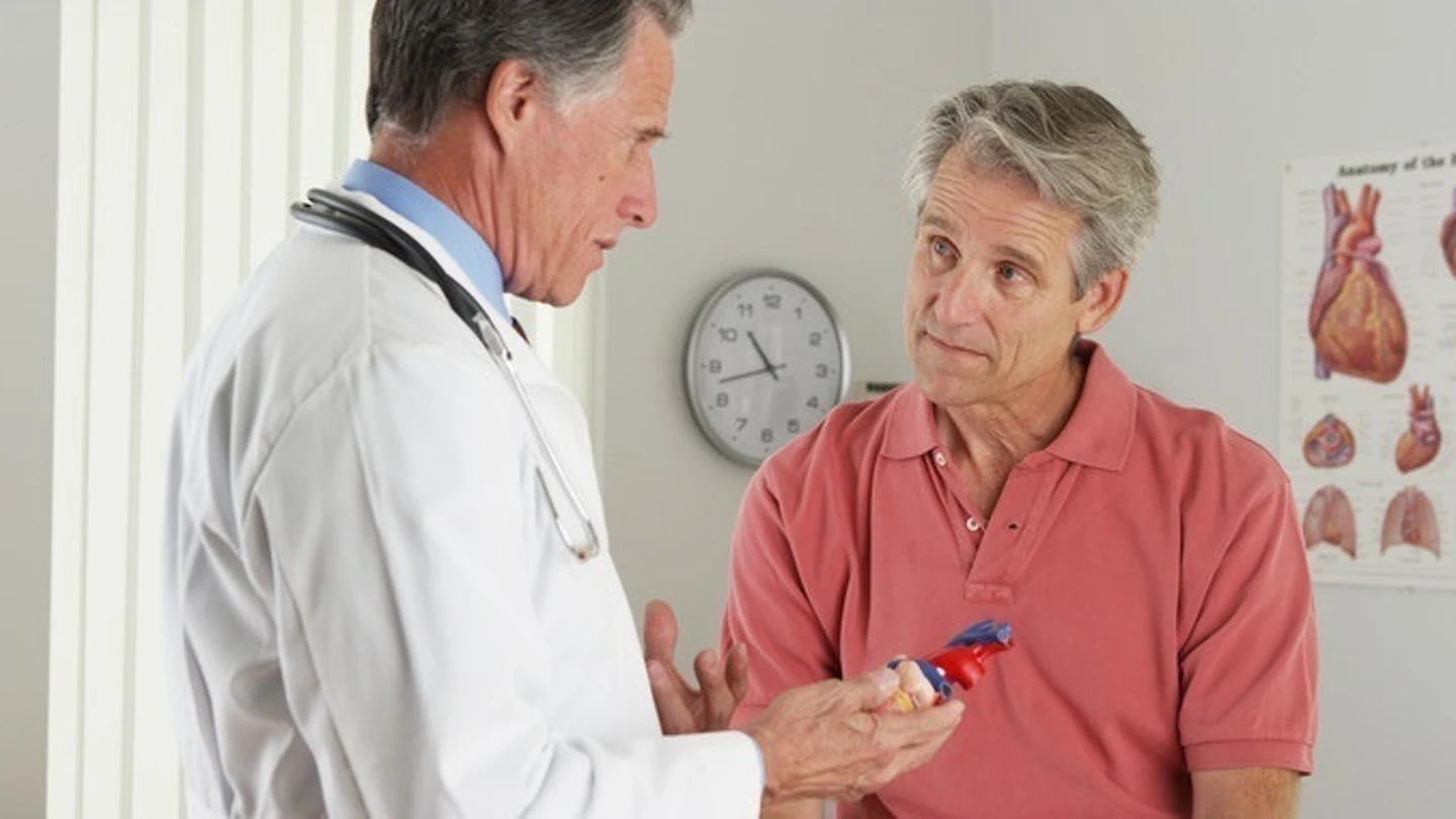 10 consultas y revisiones médicas que los hombres deberían hacerse al menos una vez al año 10 consultas y revisiones médicas que los hombres deberían hacerse al menos una vez al año