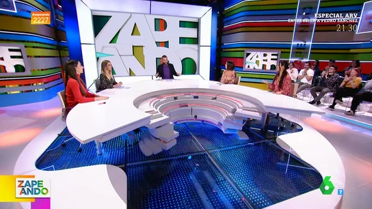 Así reacciona Dani Mateo al ver que es el único chico delante de Cristina Pedroche, Valeria Ros, Lorena Castell y Maya Pixelskaya Así reacciona Dani Mateo al ver que es el único chico delante de Cristina Pedroche, Valeria Ros, Lorena Castell y Maya Pixelskaya