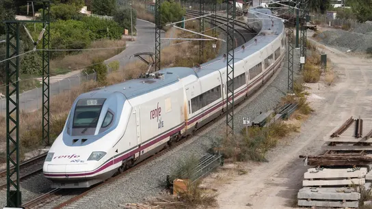 Huelga de Renfe este viernes: qué trenes se verán afectados Huelga de Renfe este viernes: qué trenes se verán afectados