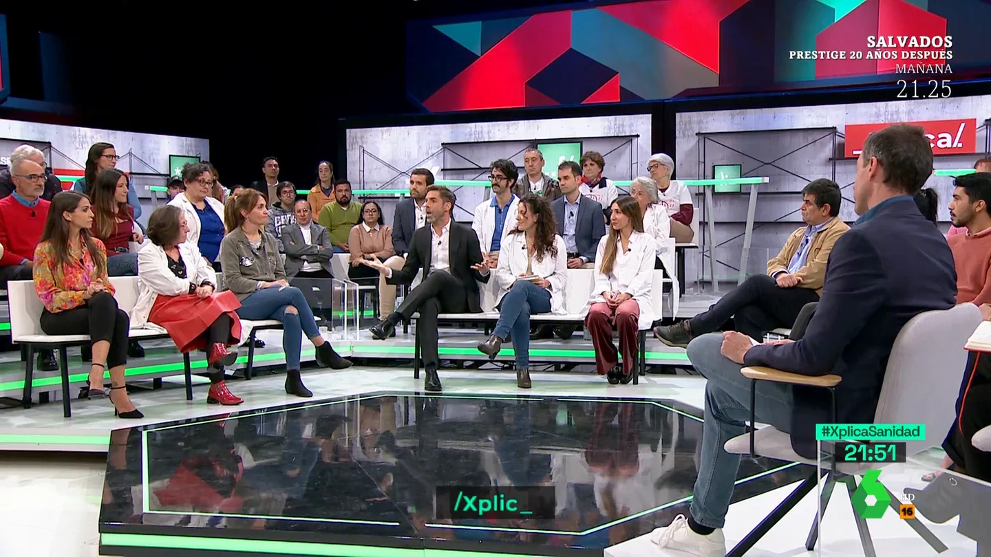 El tajante mensaje de una enfermera a las declaraciones de Ayuso sobre el "interés político" de los sanitarios: "Somos los mismos a los que aplaudía en la pandemia" El tajante mensaje de una enfermera a las declaraciones de Ayuso sobre el "interés político" de los sanitarios: "Somos los mismos a los que aplaudía en la pandemia"