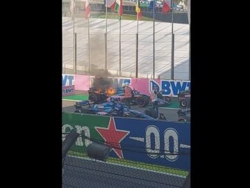 El coche de Ocon, en llamas