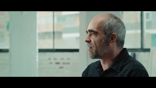 Luis Tosar responde a Aznar por decir que en 'Nunca Máis' "ladran su rencor" tras el Prestige: "Ladramos de indignación" Luis Tosar responde a Aznar por decir que en 'Nunca Máis' "ladran su rencor" tras el Prestige: "Ladramos de indignación"