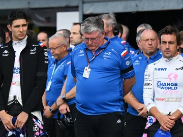 Ocon, Alonso y miembros del equipo Alpine Ocon, Alonso y miembros del equipo Alpine