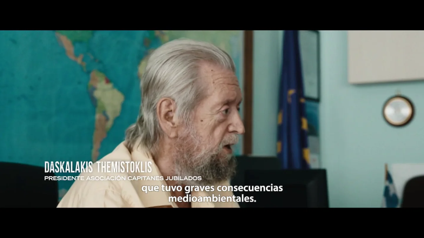 El presidente de la Asociación de Capitanes Jubilados defiende al capitán del Prestige: "Las autoridades españolas le dijeron 'sal al océano y húndete" El presidente de la Asociación de Capitanes Jubilados defiende al capitán del Prestige: "Las autoridades españolas le dijeron 'sal al océano y húndete"