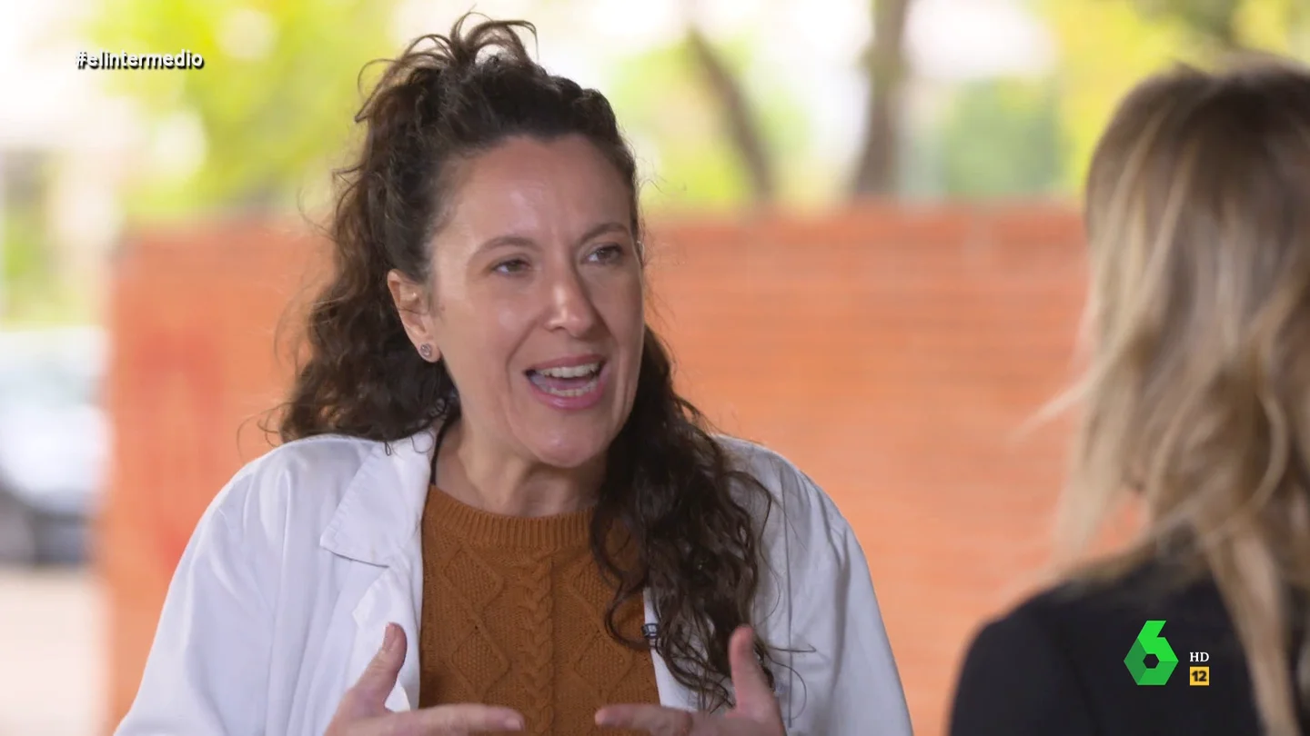 Una médica rural carga contra Ayuso: "No hay un problema de médicos. Se está gastando el dinero en edificios vacíos no recursos humanos" Una médica rural carga contra Ayuso: "No hay un problema de médicos. Se está gastando el dinero en edificios vacíos no recursos humanos"