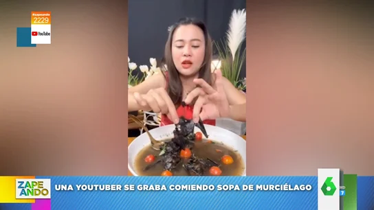 Una youtuber tailandesa se come una sopa de murciélagos y acaba arrestada Una youtuber tailandesa se come una sopa de murciélagos y acaba arrestada