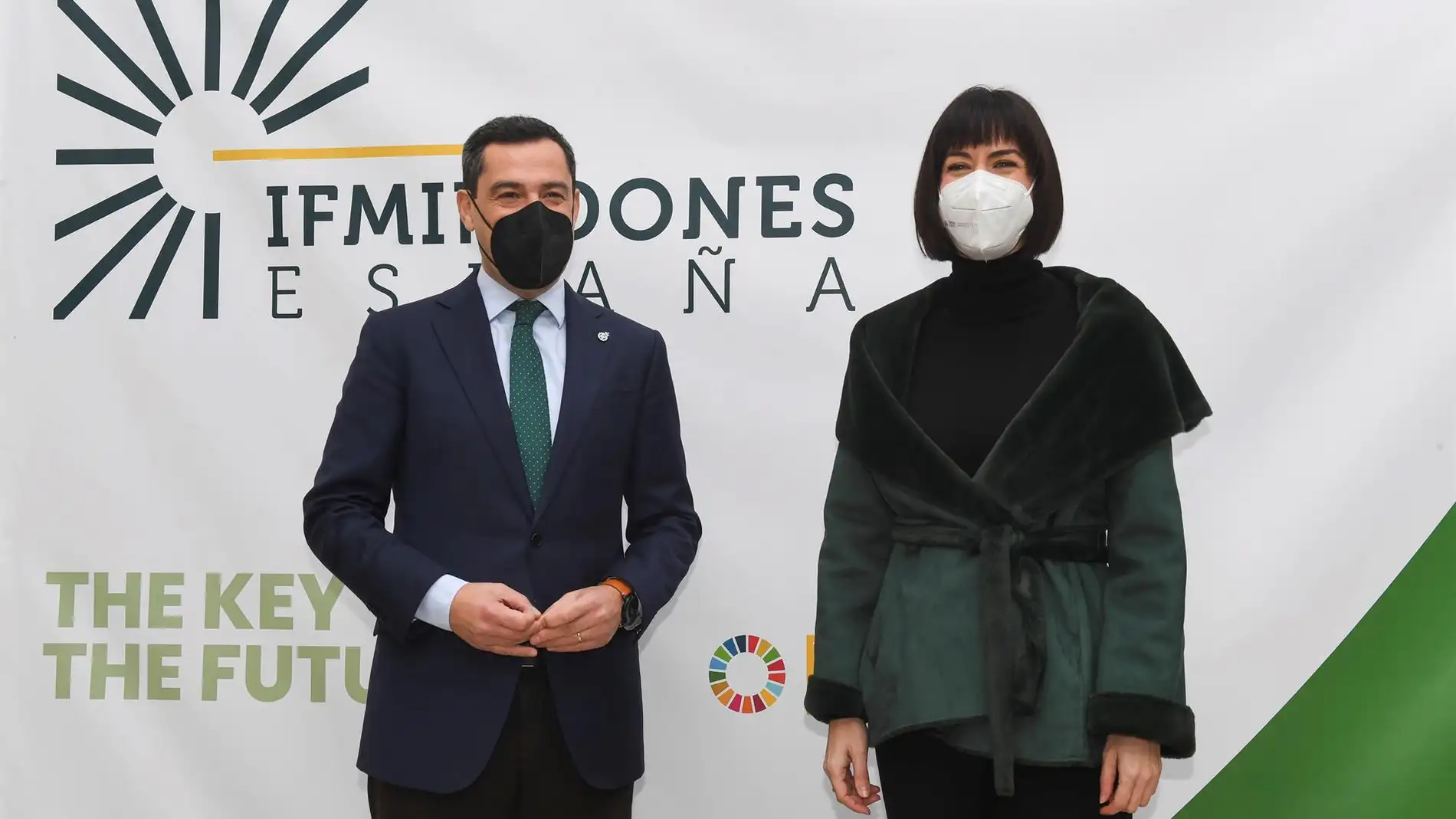 Imagen de archivo del presidente de la Junta de Andalucía, Juanma Moreno, y la ministra de Ciencia e Innovación, Diana Morant, tras la firma del convenio para el proyecto de construcción de la Infraestructura Científico-Técnica IFMIF–DONES Imagen de archivo del presidente de la Junta de Andalucía, Juanma Moreno, y la ministra de Ciencia e Innovación, Diana Morant, tras la firma del convenio para el proyecto de construcción de la Infraestructura Científico-Técnica IFMIF–DONES