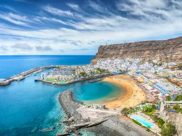 Puerto de Mogán (Gran Canaria) grabado con un dron Puerto de Mogán (Gran Canaria) grabado con un dron