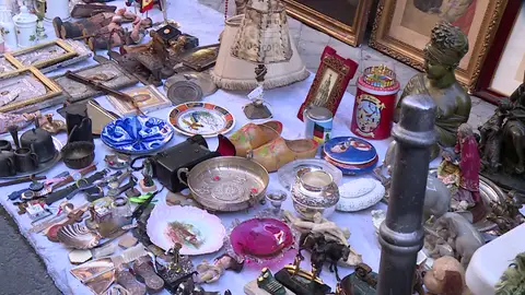 Antigüedades en el Rastro de Madrid Antigüedades en el Rastro de Madrid