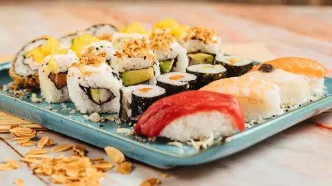 Bandeja de sushi de Sumo Bandeja de sushi de Sumo