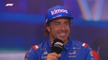 Fernando Alonso despide a Sebastian Vettel