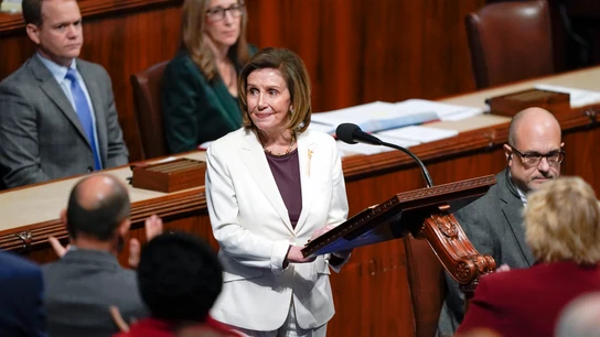 Nancy Pelosi, ovacionada en su adiós como líder demócrata en la Cámara baja de Estados Unidos Nancy Pelosi, ovacionada en su adiós como líder demócrata en la Cámara baja de Estados Unidos
