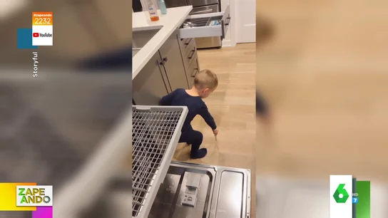 Vídeo viral de un niño recogiendo los cuchillos Vídeo viral de un niño recogiendo los cuchillos