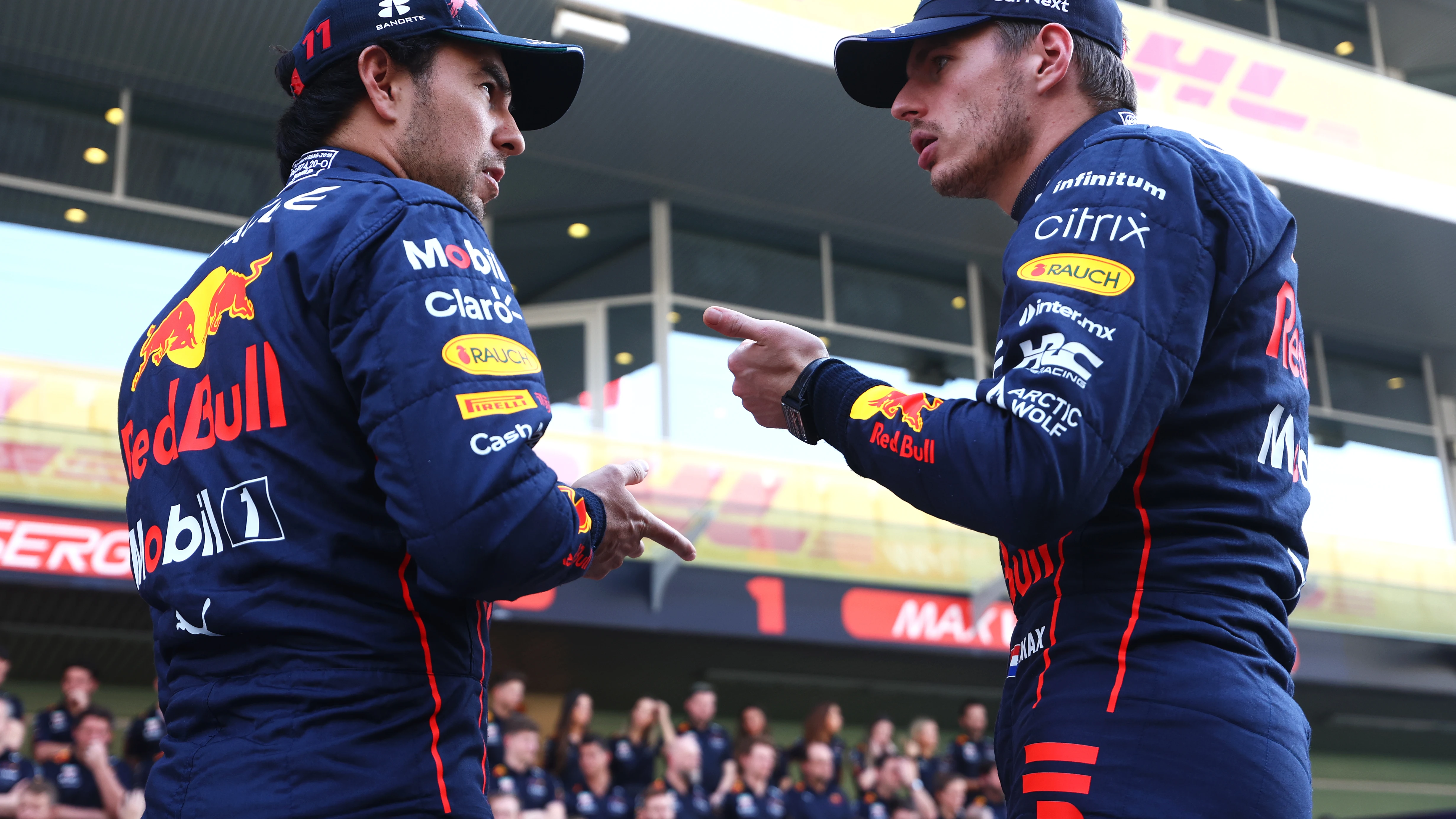 Sergio Pérez y Max Verstappen