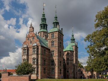 Castillo de Rosenborg de Copenhague: ¿qué Rey de Dinamarca escogió su curioso nombre?
