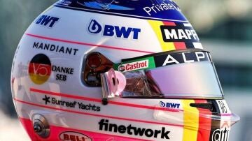 El casco de Fernando Alonso en homenaje a Sebastian Vettel