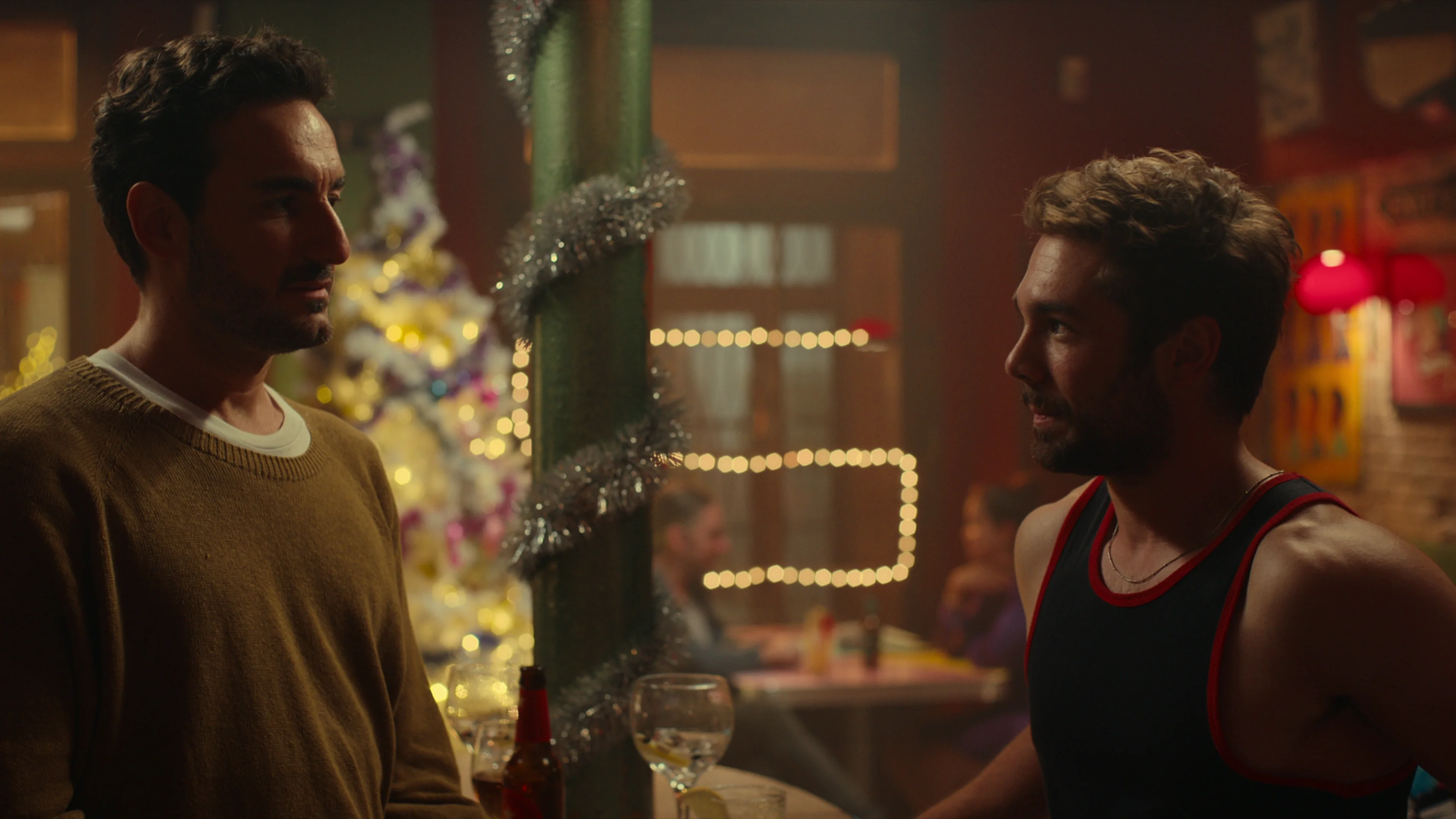 Miki Esparbé y Carlos Cuevas son los protagonistas de 'Smiley'.