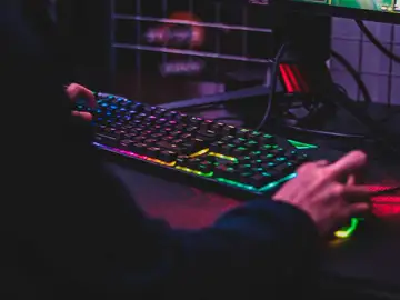 Por qué no se iluminan las teclas de mi teclado Por qué no se iluminan las teclas de mi teclado