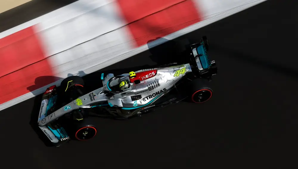 Lewis Hamilton abandonó a falta de tres vueltas