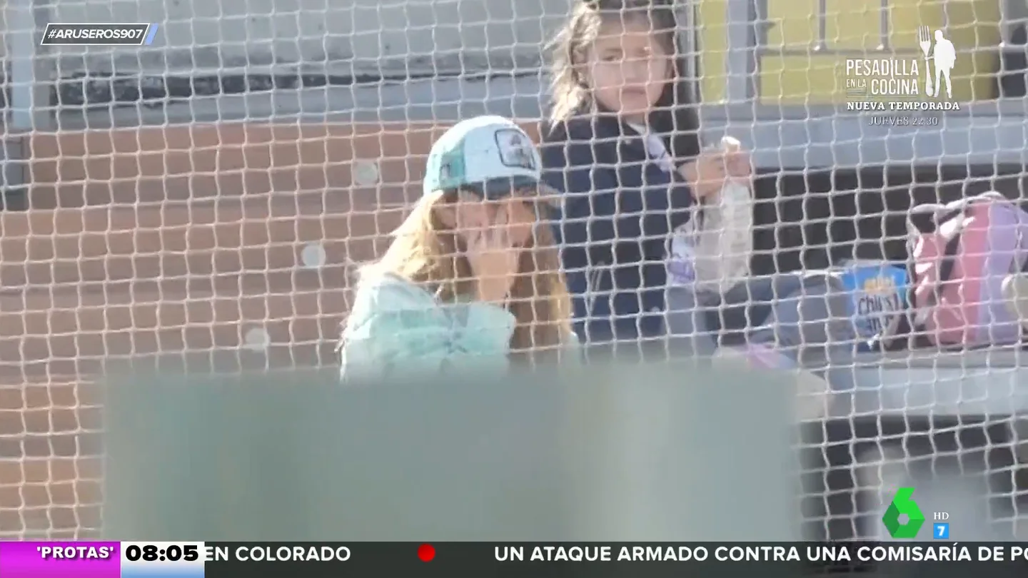 Shakira hace una peineta... ¿dirigida a Gerard Piqué? Shakira hace una peineta... ¿dirigida a Gerard Piqué?