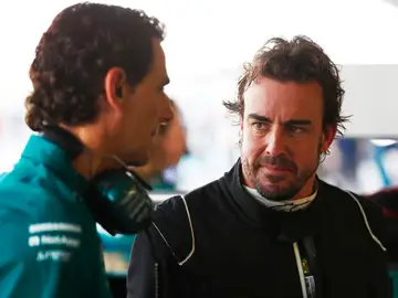 Fernando Alonso, junto a Pedro de la Rosa