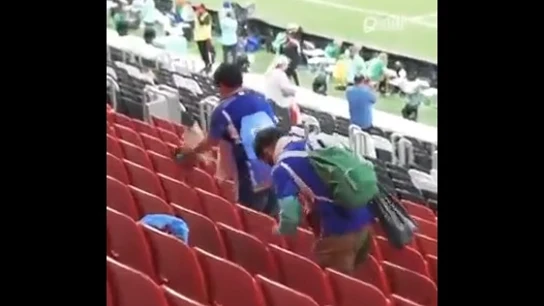 El gesto de los aficionados japoneses en el Mundial que hizo alucinar a los qataríes El gesto de los aficionados japoneses en el Mundial que hizo alucinar a los qataríes