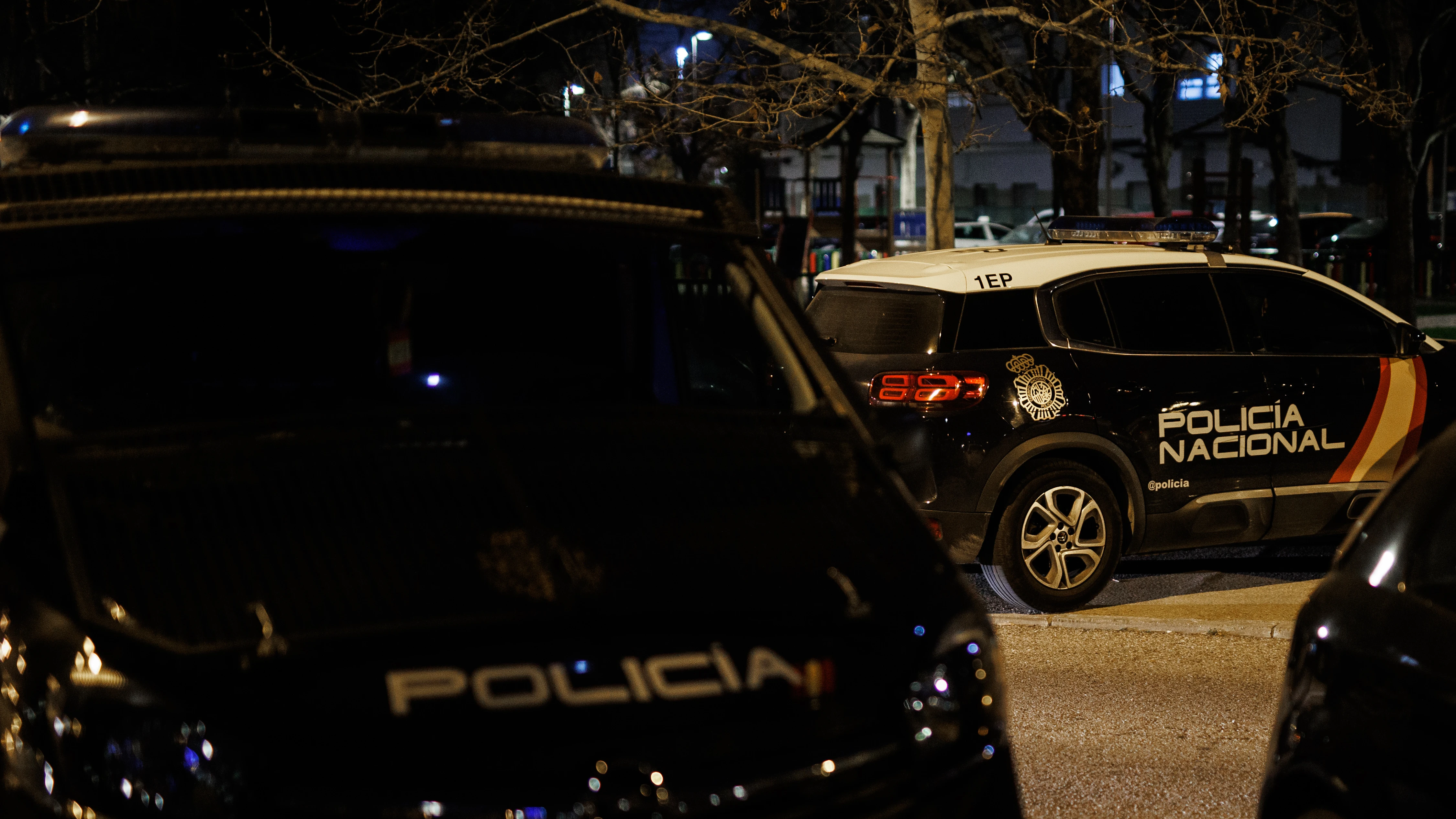 Dos coches de Policía Nacional 