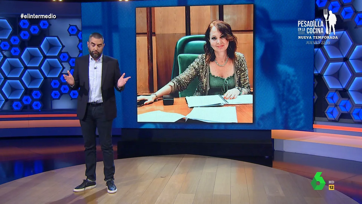 Dani Mateo critica el "balonazo al feminismo" de Cs tras decir que Montero está "donde está por haber sido fecundada por un macho alfa" Dani Mateo critica el "balonazo al feminismo" de Cs tras decir que Montero está "donde está por haber sido fecundada por un macho alfa"