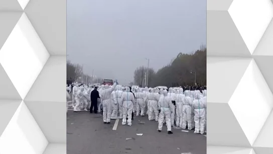 La política de Covid cero lleva al límite a China: ¿por qué han estallado las calles ante las restricciones? La política de Covid cero lleva al límite a China: ¿por qué han estallado las calles ante las restricciones?