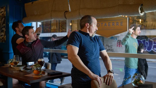 Las nuevas reglas de la sociedad dejarán al descubierto el patetismo de los cuatro protagonistas de 'Machos Alfa'. Las nuevas reglas de la sociedad dejarán al descubierto el patetismo de los cuatro protagonistas de 'Machos Alfa'.