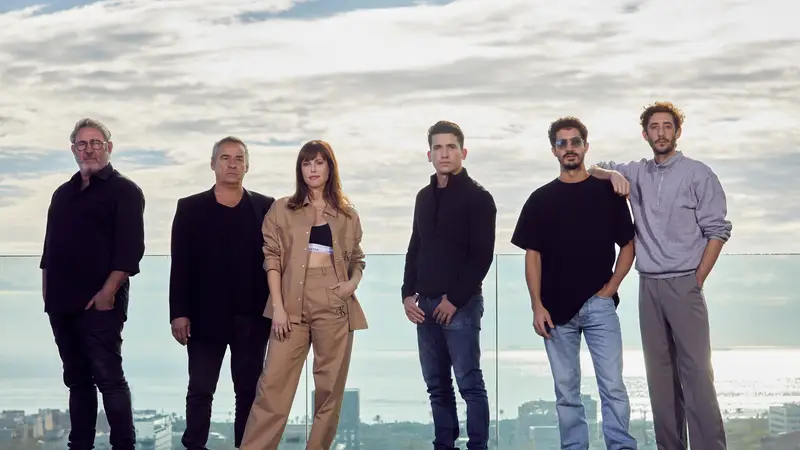 Sergi López, Eduard Fernández, Natalia de Molina, Jaime Lorente, Chino Darín y Enric Auquer están rodando 'Mano de Hierro'.