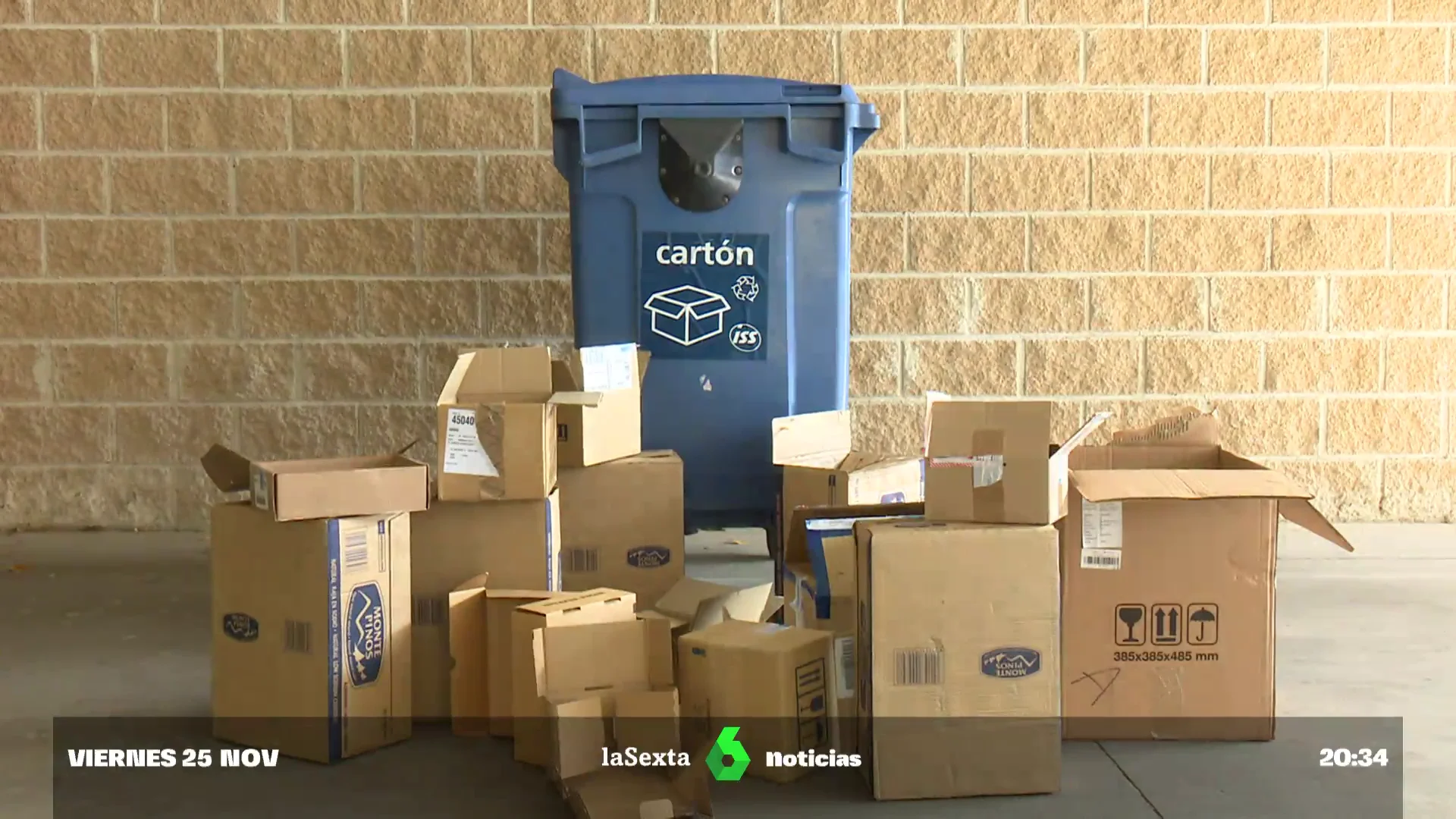 ¿Tus cajas no caben en el contenedor azul? El truco para reciclar cartón correctamente