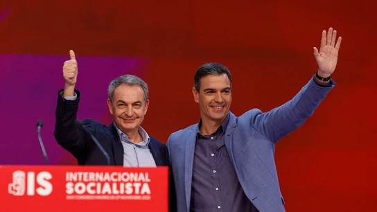 El presidente del Gobierno, Pedro Sánchez, junto al expresidente José Luis Rodríguez Zapatero El presidente del Gobierno, Pedro Sánchez, junto al expresidente José Luis Rodríguez Zapatero