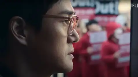 El profesor en la segunda temporada de 'La casa de papel: Corea'. El profesor en la segunda temporada de 'La casa de papel: Corea'.
