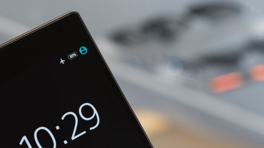 La Uni&oacute;n Europea dice adi&oacute;s al 'modo avi&oacute;n' y permite el acceso a redes 5G durante los vuelos