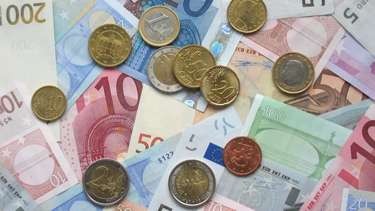Dinero en efectivo Dinero en efectivo