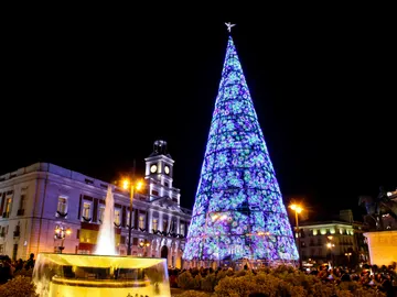 Árbol de Navidad de la Puerta del Sol de Madrid Árbol de Navidad de la Puerta del Sol de Madrid