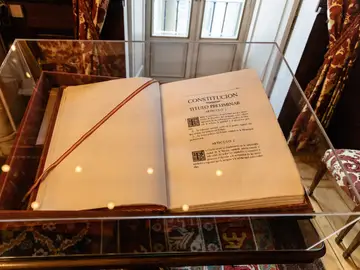 Un ejemplar de la Constitución española