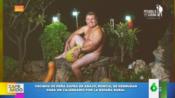 Así posan desnudos en un calendario los vecinos de Peña Zafra para luchar contra la España vaciada 