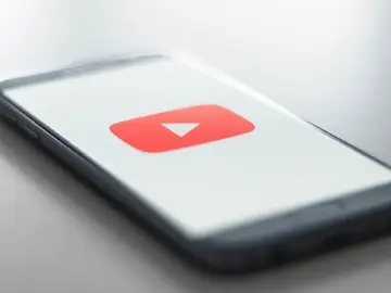 YouTube YouTube