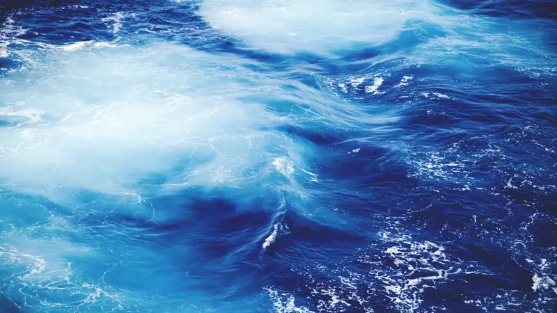 Color azul en las olas del mar