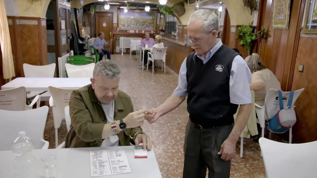 Chicote, uno más en el 'autoservicio' de El Palomo: "Tienen que llegar comandas escritas como las recetas del médico"