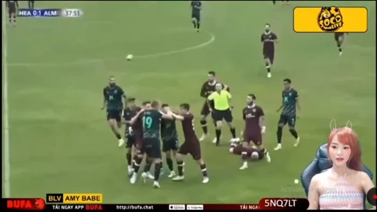 Pelea entre jugadores del Almería y Hearts Pelea entre jugadores del Almería y Hearts
