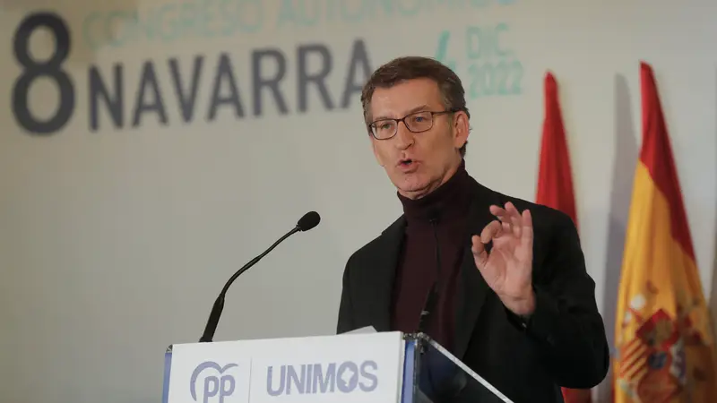 El presidente del PP, Alberto Núñez Feijóo, durante su intervención este domingo en Pamplona en la clausura del octavo congreso del PPN.