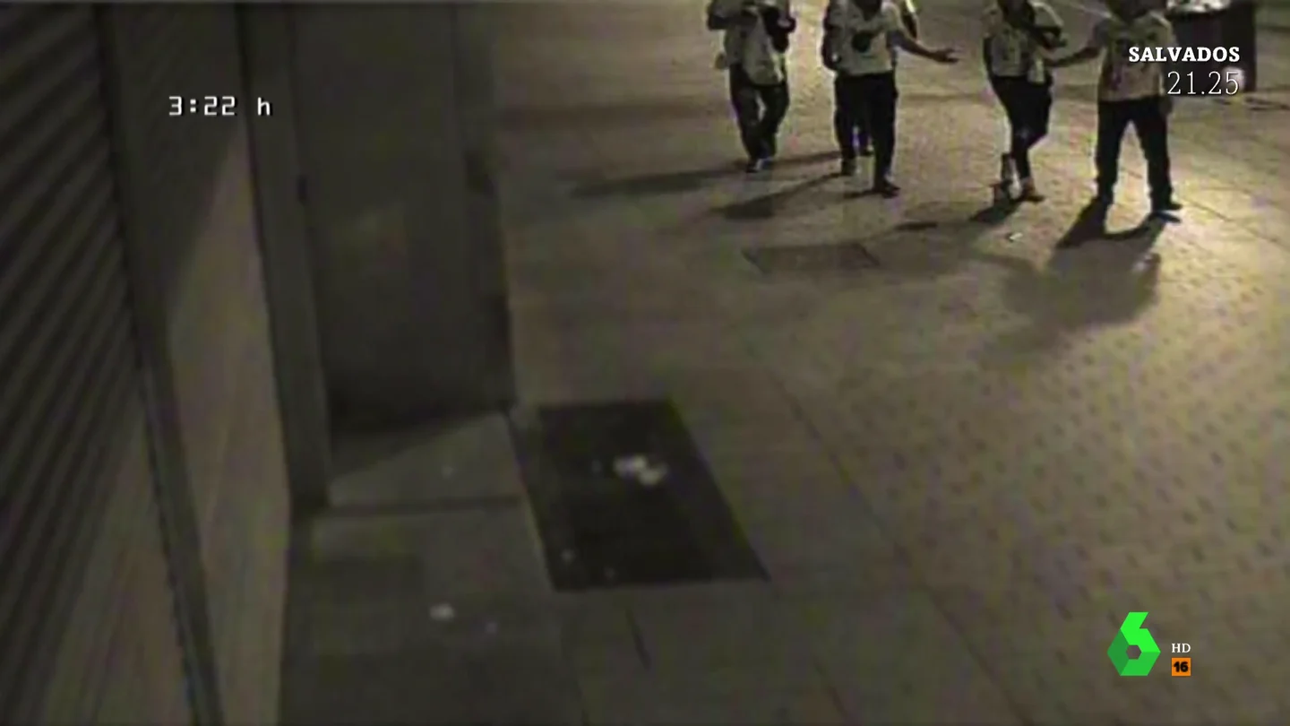 Así grabaron las cámaras de seguridad a 'La Manada' en Pamplona Así grabaron las cámaras de seguridad a 'La Manada' en Pamplona