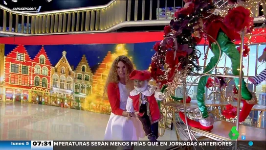 La Navidad ya ha llegado al plató de Aruser@s: Angie Cárdenas nos enseña la decoración La Navidad ya ha llegado al plató de Aruser@s: Angie Cárdenas nos enseña la decoración