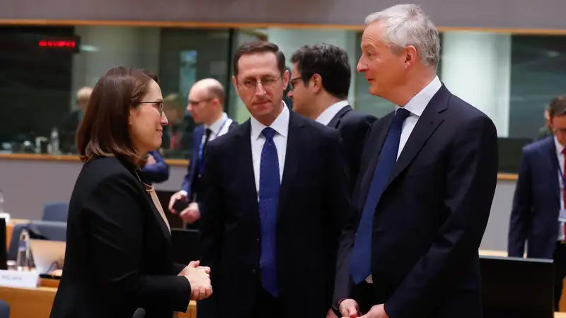  La ministra de Finanzas de Polonia, Magdalena Rzeczkowska, el ministro de Finanzas de Hungría, Mihaly Varga, y el ministro de Finanzas de Francia, Bruno Le Maire.